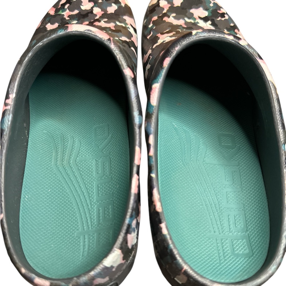 Dansko molded camo print clogs - Picture 3 of 5